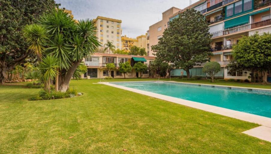Stylish 3 Bedroom Penthouse In Marbella Centre With Large Pool Close To The Beach Eksteriør billede